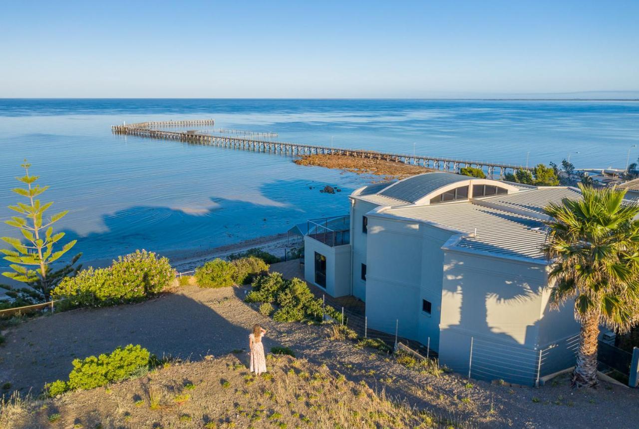 Cliff House Beachfront Villas ムーンタ エクステリア 写真